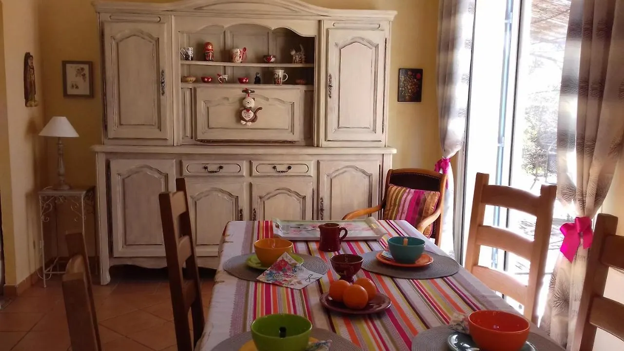 Les Chardons Bleus Bed & Breakfast Lorgues