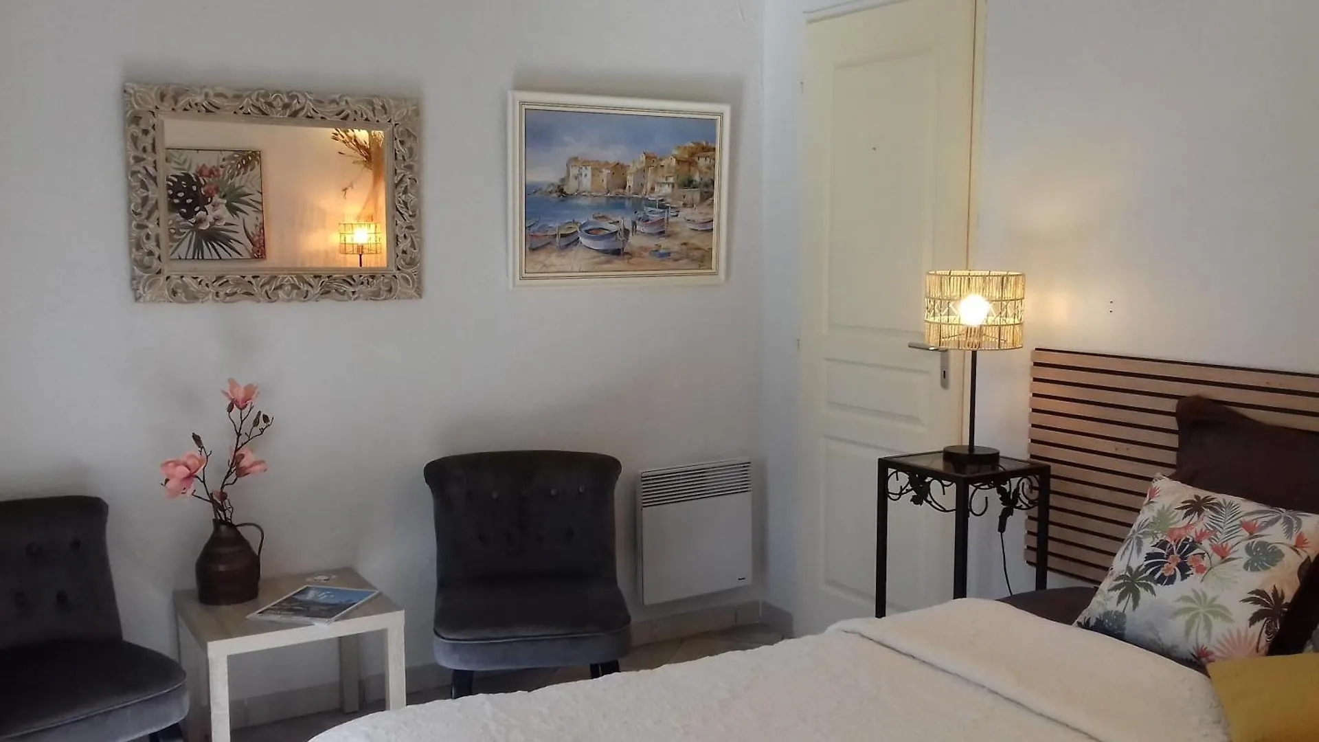 Les Chardons Bleus Bed & Breakfast Lorgues