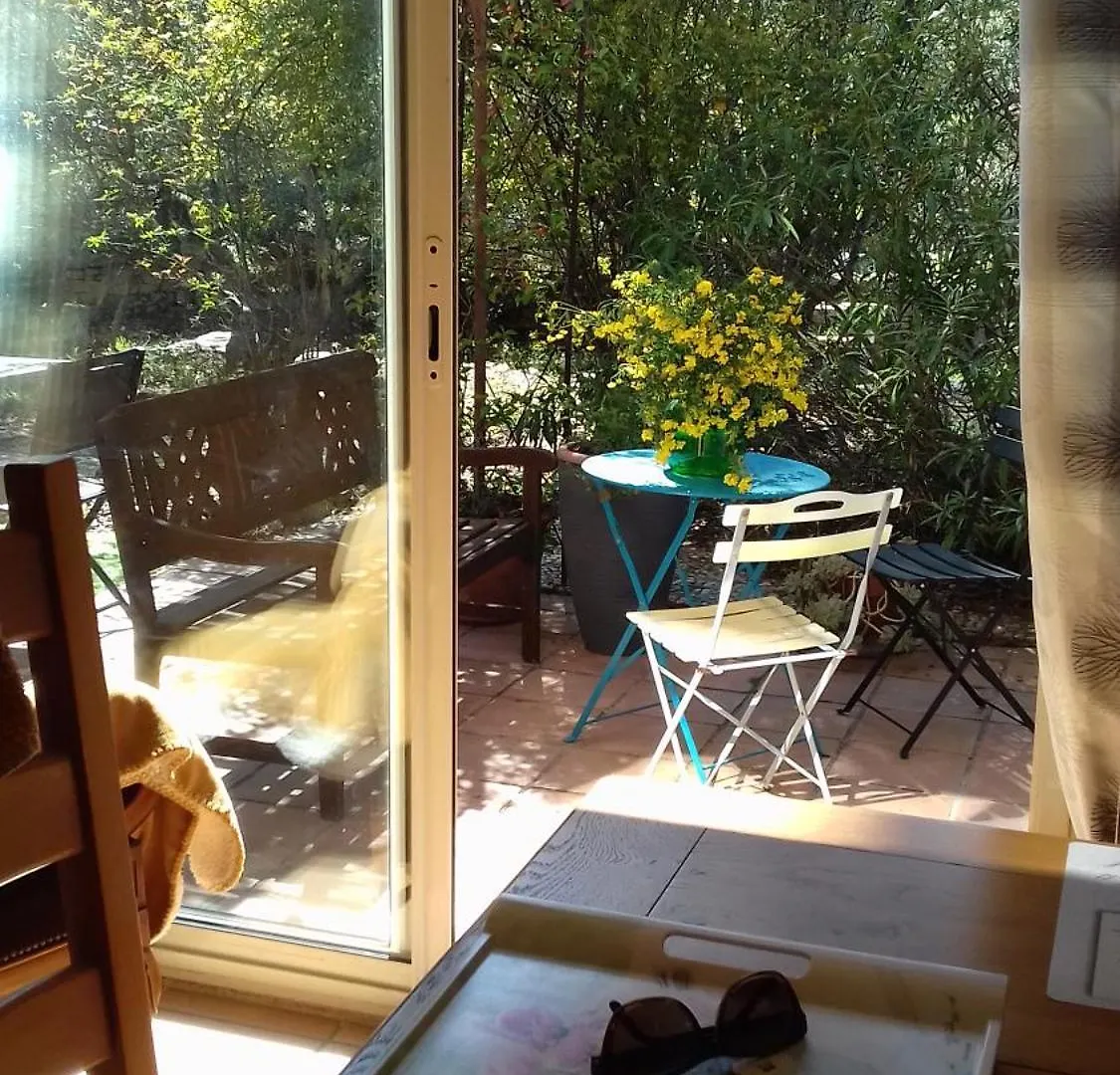 Les Chardons Bleus Bed & Breakfast Lorgues